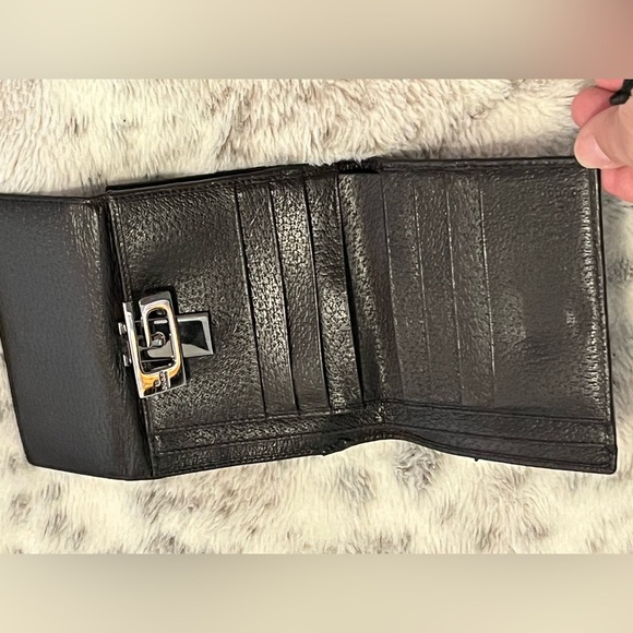 Gucci Vintage Leather Compact Wallet - Picture 11 of 13